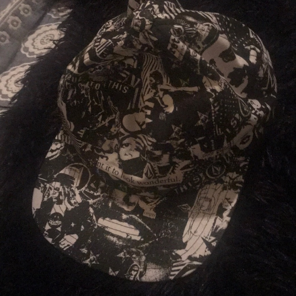 Volcom stone print hat SnapBack
